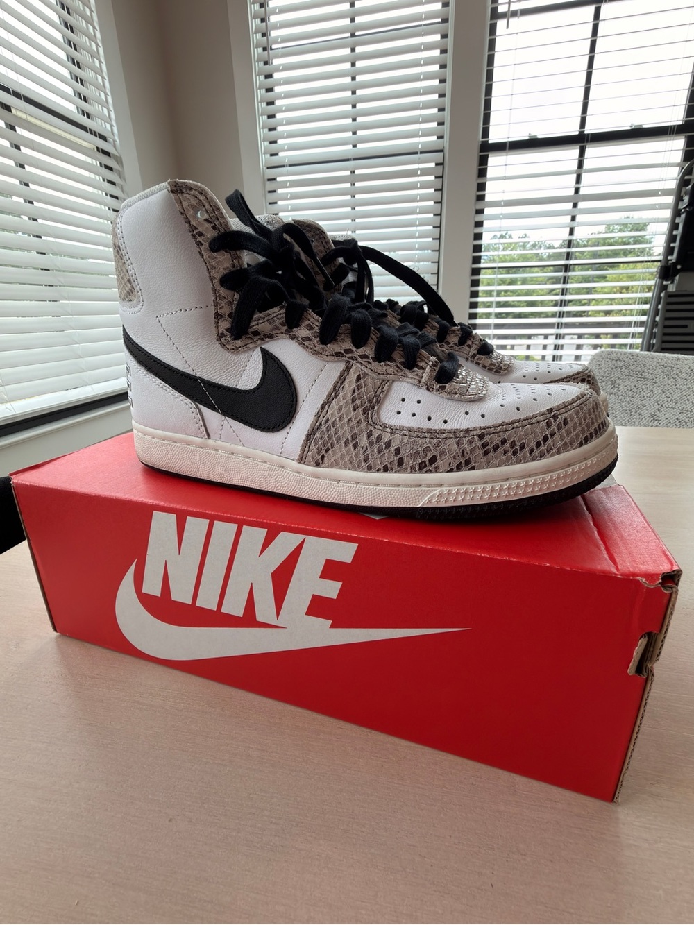 Nike Women’s High-Top Terminator Sneakers White Black Snake-Print - Size 9